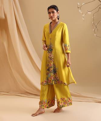 Yellow  chanderi aarani embellished dhoti set 2