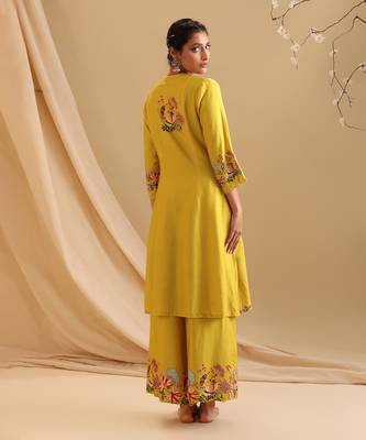 Yellow  chanderi aarani embellished dhoti set 4