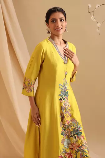 Yellow  chanderi aarani embellished dhoti set