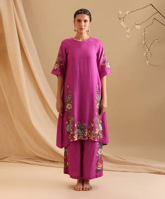 Pink  chanderi aarani embroidered kurta set 1