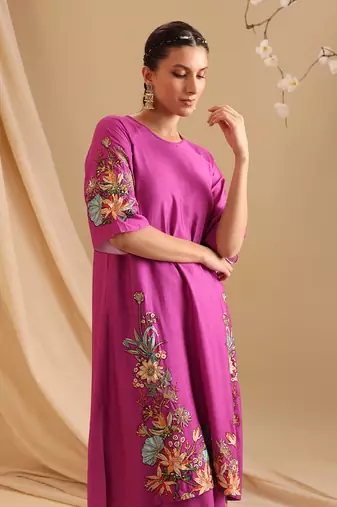 Pink  chanderi aarani embroidered kurta set