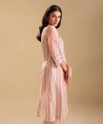 Peach  linen naqsh embellished kurta set 3