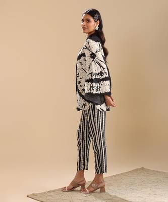 Black and white  linen naqsh embellished co-ord set set 3