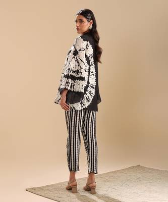 Black and white  linen naqsh embellished co-ord set set 4