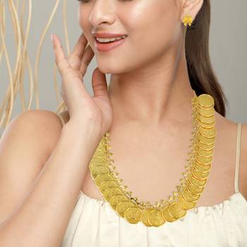 Memoir brass gold plated big lakshmi coin necklace set women 4