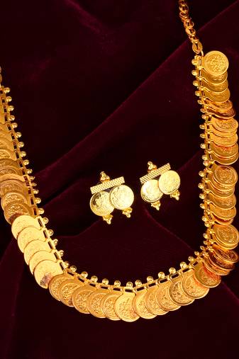 Memoir brass micron goldplated 18 inch lakshmi laxmi coin necklace set for women