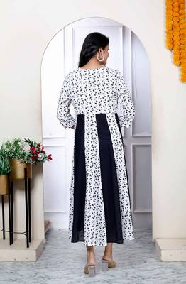 Womens cotton white bird print anarkali kurta 5