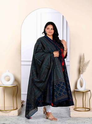 Womens navy blue plus size v neck abstract printed tassel angrakha kurta and dupatta 3
