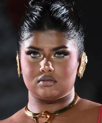 Gold kaveri earrings 2