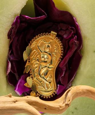 Gold kaveri earrings 3