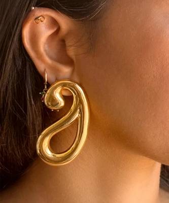 Gold paisley earrings 3