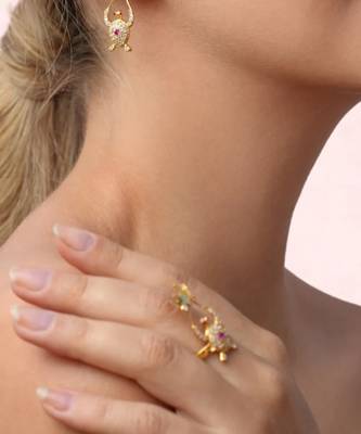 Gold turtle crown earrings 2
