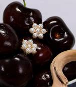 White rosa pearl studs