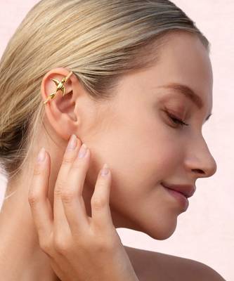 Gold darzi ear bar 1