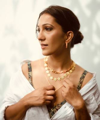 Gold jasmine necklace 1