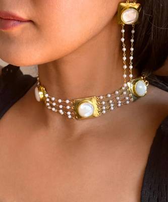 White mother of pearl necklace 2