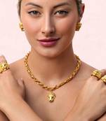 Gold huli tiger pendant