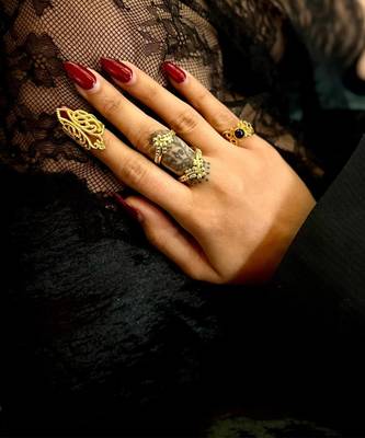 Gold niya nail ring 1