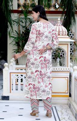 Womens cotton light pink floral printed straight pakistani style kurta and palazzo 4