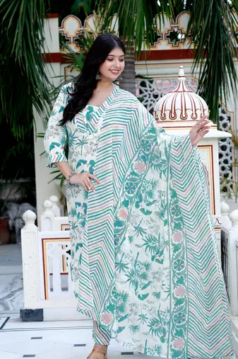 Womens light green scenic birds and leaf straight pakistani style suit set
