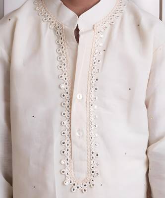 Off white mukesh work kurta with pant 4