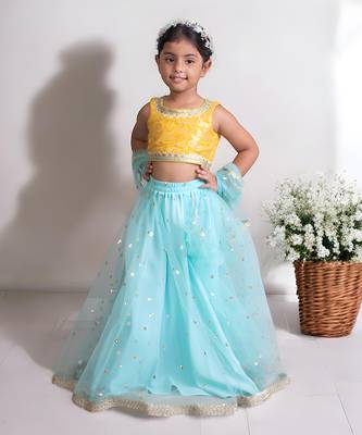 Yellow brocade choli with lehenga 3