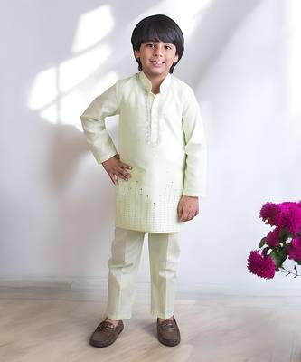 Green mukesh work kurta with pant 1