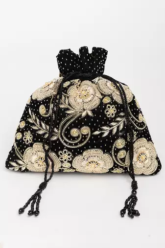 Black jagavi potli