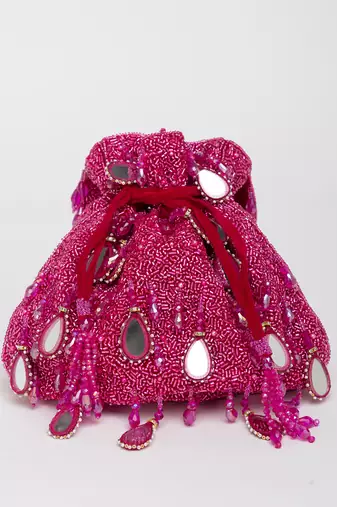 Magenta zuri potli