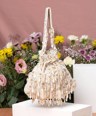 White avelia potli 1