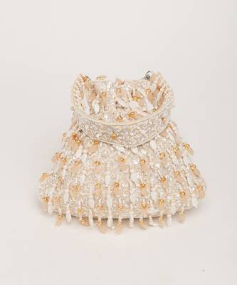 White avelia potli 3