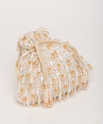 White avelia potli 4