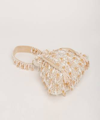 White avelia potli 5