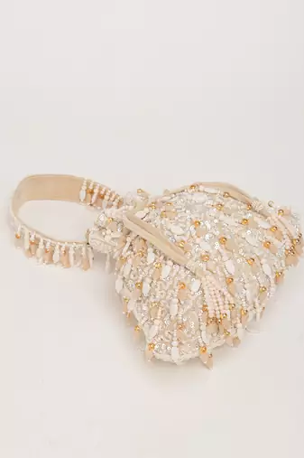White avelia potli