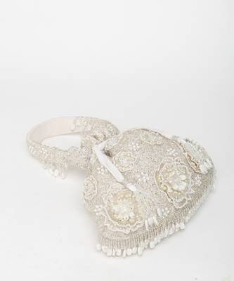 White nitara potli 5