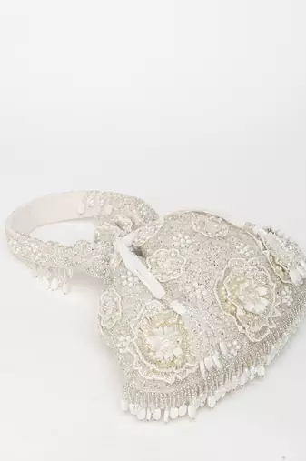 White nitara potli