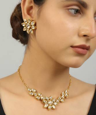 Floral  kundan necklace with earrings 3