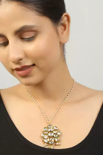 White gold tone kundan necklace
