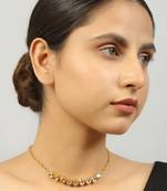 Sleek kundan necklace