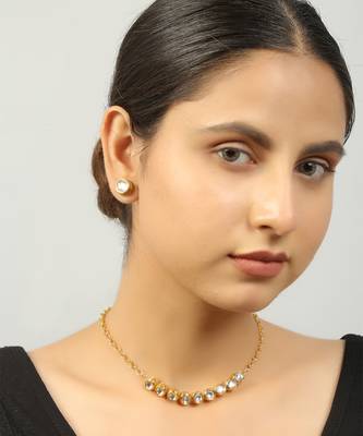 White gold tone kundan necklace with earrings 1