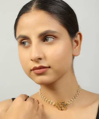 Sleek floral shaped kundan inspired choker 3