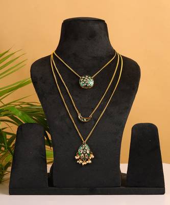 Multi layered green meenakari necklace 3