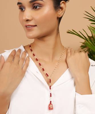 Reda and pearl beaded necklace 1