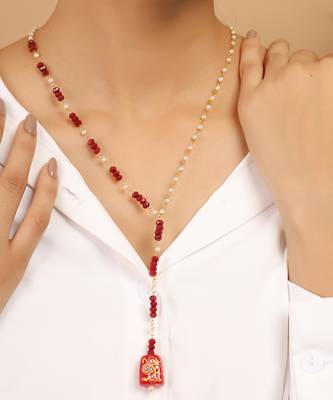Reda and pearl beaded necklace 3
