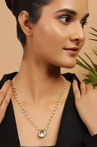 Tear drop kundan necklace with pearls