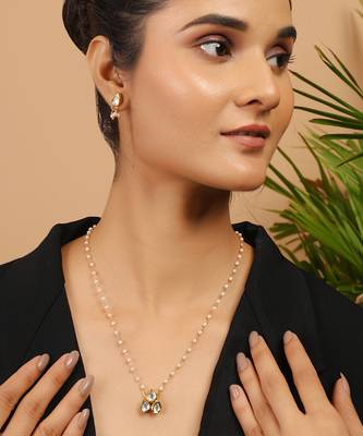 Tear drop kundan necklace with pearls 1