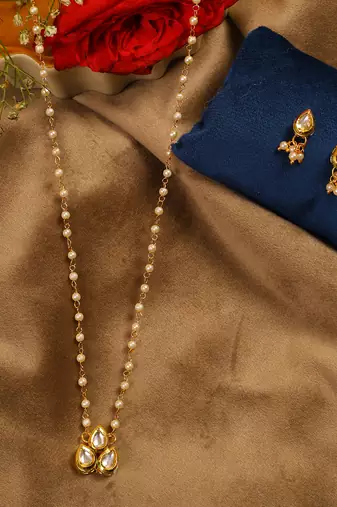 Tear drop kundan necklace with pearls