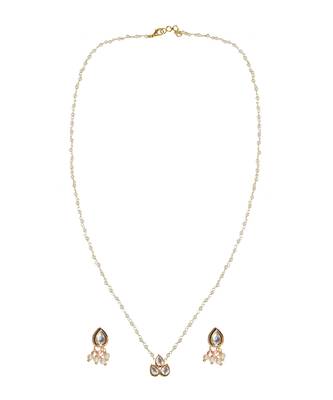 Tear drop kundan necklace with pearls 4