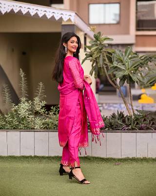 Vredevogel women's cotton silk jacquard kurta pant set with banarasi silk dupatta 2