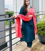 Vredevogel women's cotton blend embroidered kurta with pant & chanderi silk dupatta set